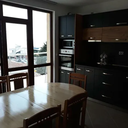 явор Apartment Balchik